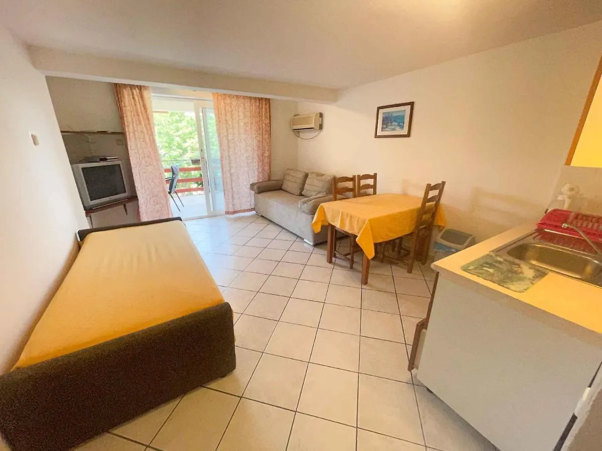 Apartments In Jadranovo 42066