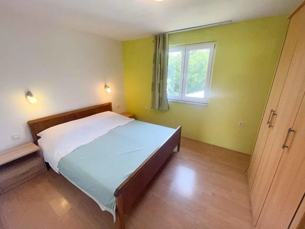 Apartments In Jadranovo 42066