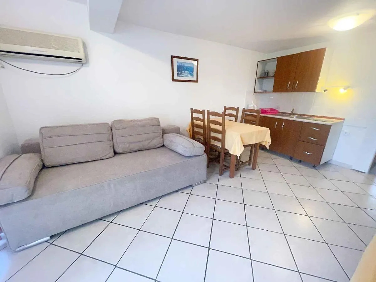 Apartments In Jadranovo 42066