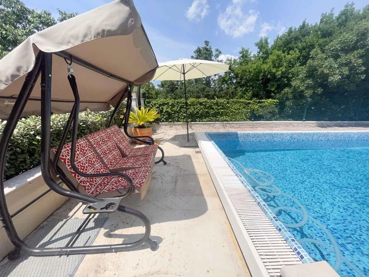 Apartments In Jadranovo 42066