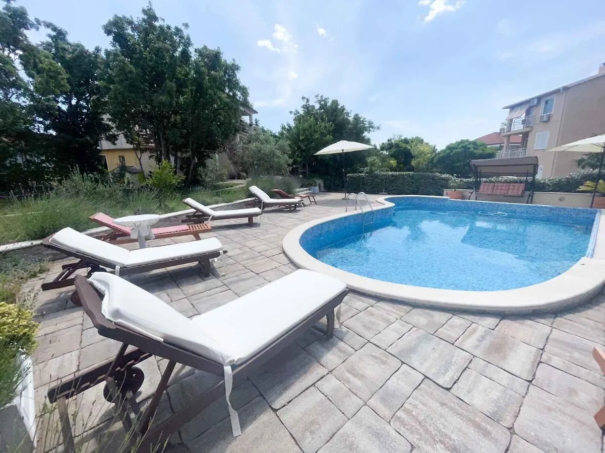 Apartments In Jadranovo 42066