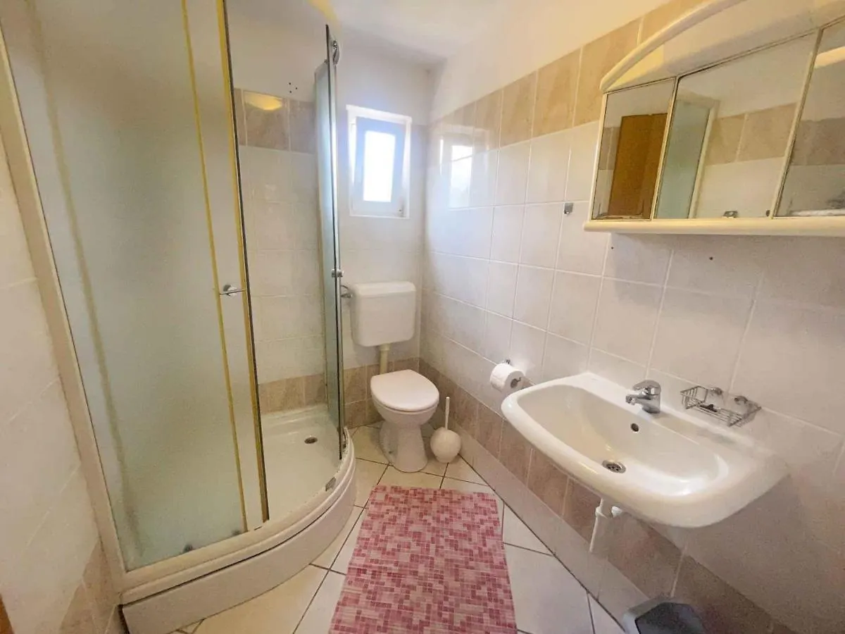 Apartments In Jadranovo 42066 Croatia