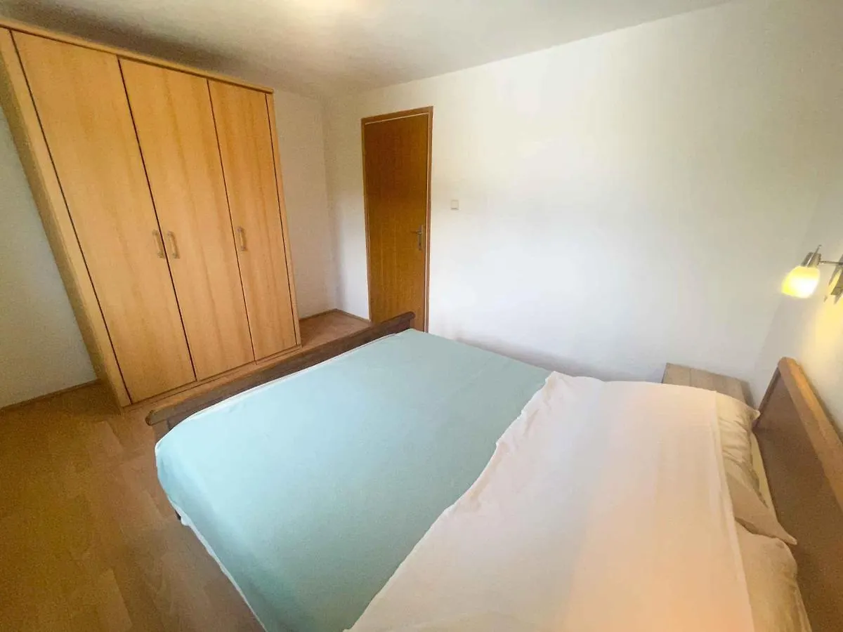 Apartments In Jadranovo 42066 Croatia